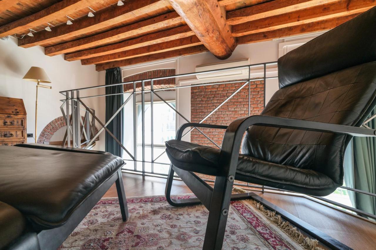 Duomo Cathedral View - Luxury Apartment Milán Exterior foto
